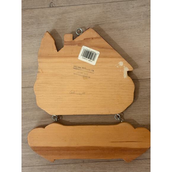 Welcome Friends Hand painted Wooden Plaque - Picture 3 of 4